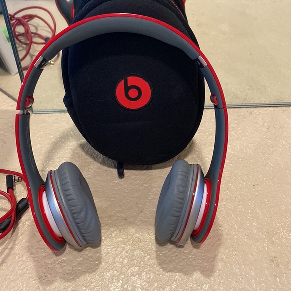 Red Beats by Dr Dre headphones - Picture 2 of 9